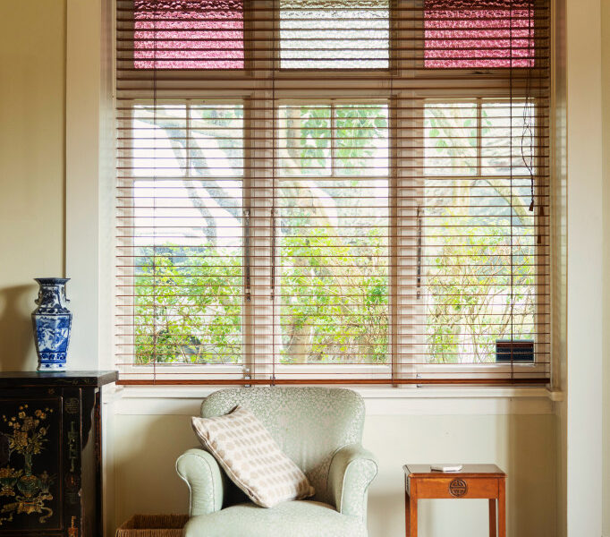 Mt Albert Bungalowyour own. Over height Kauri ceilings and stunning floors, this girl is a blank canvas waiting to become someones special home and restored back to her former glory.